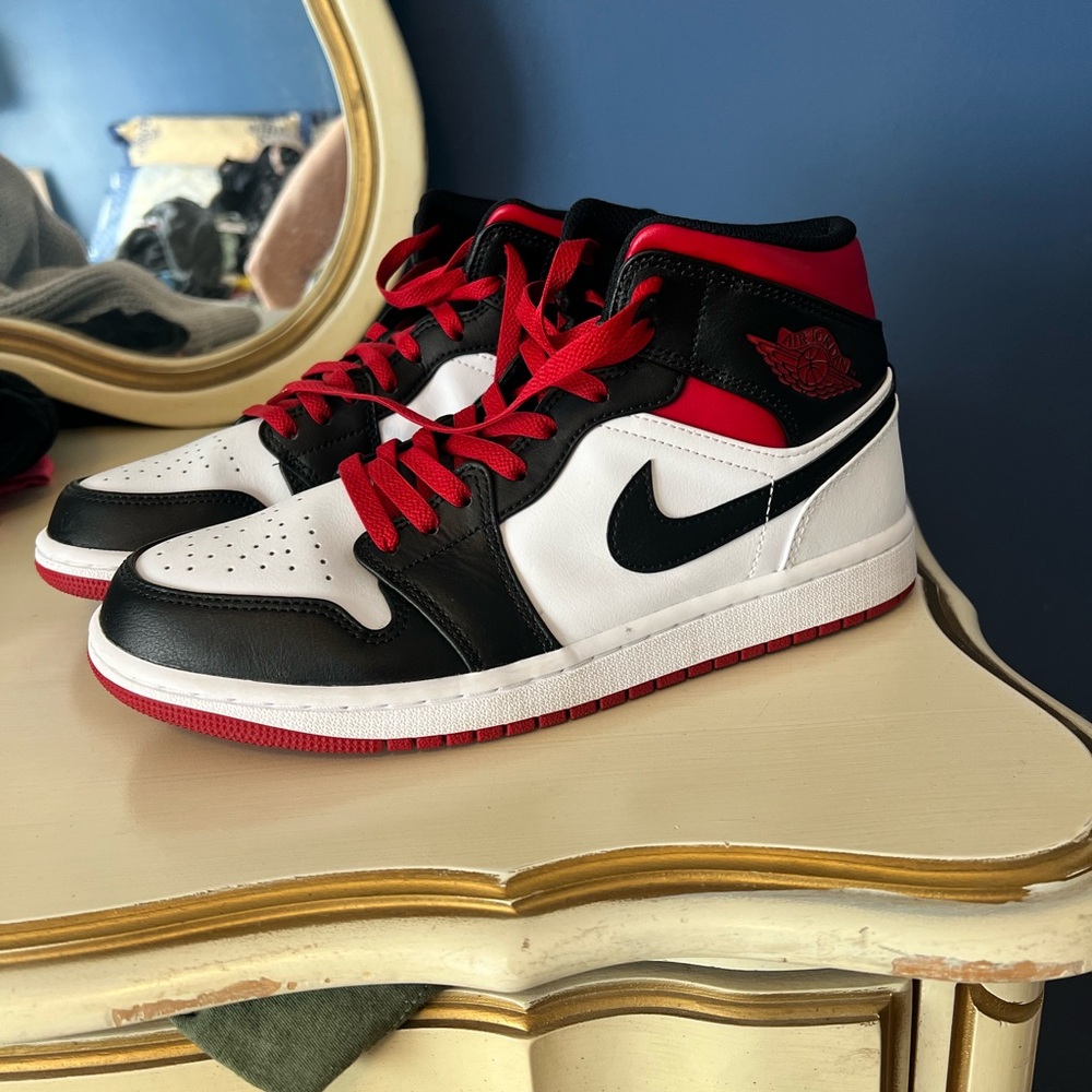 Nike Air Jordan 1 Mid Gym Red size 8.5